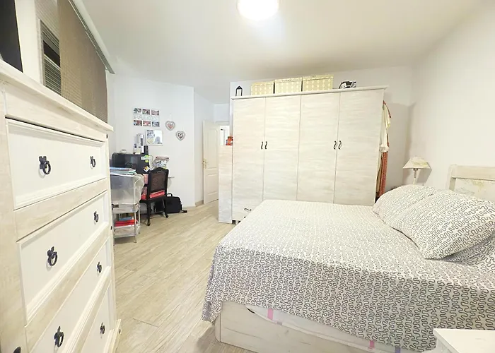 Despierta Junto Al Mar אל מדאנו